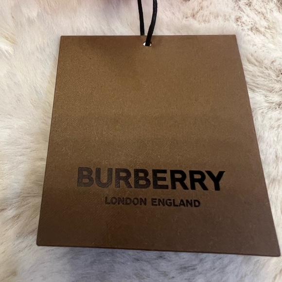 BNWT BURBERRY STRIPED LOGO JACQUARD LARGE SQUARE SCALF - Picture 12 of 14